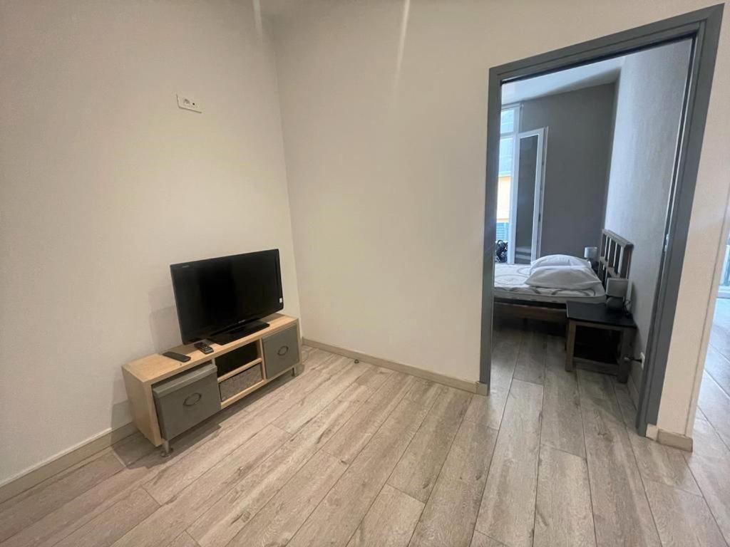 2 Pieces Confort Vieux Cours Saleya Proche Commerces Et Appartement Nice