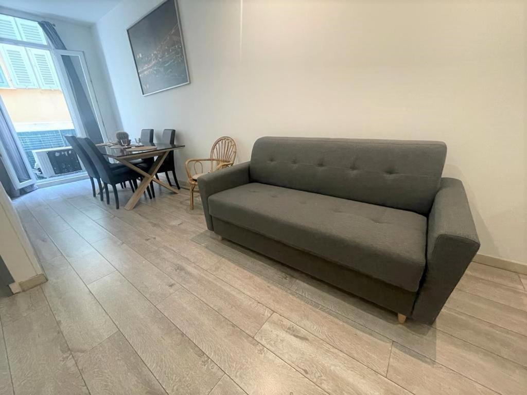 2 Pieces Confort Vieux Cours Saleya Proche Commerces Et Appartement *