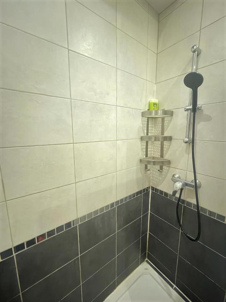 2 Pieces Confort Vieux Cours Saleya Proche Commerces Et Appartement Nice